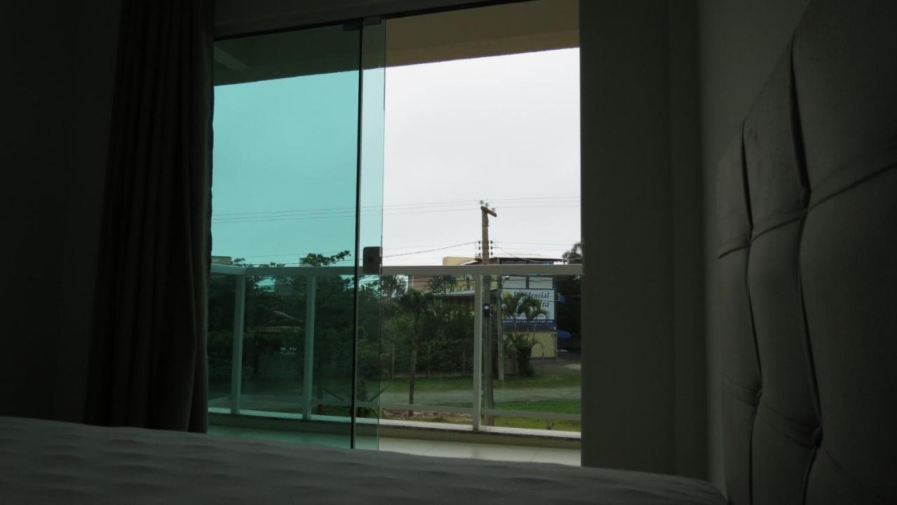 Casas Para Locacao Em Бомбиньяс Экстерьер фото