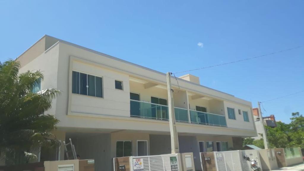 Casas Para Locacao Em Бомбиньяс Экстерьер фото
