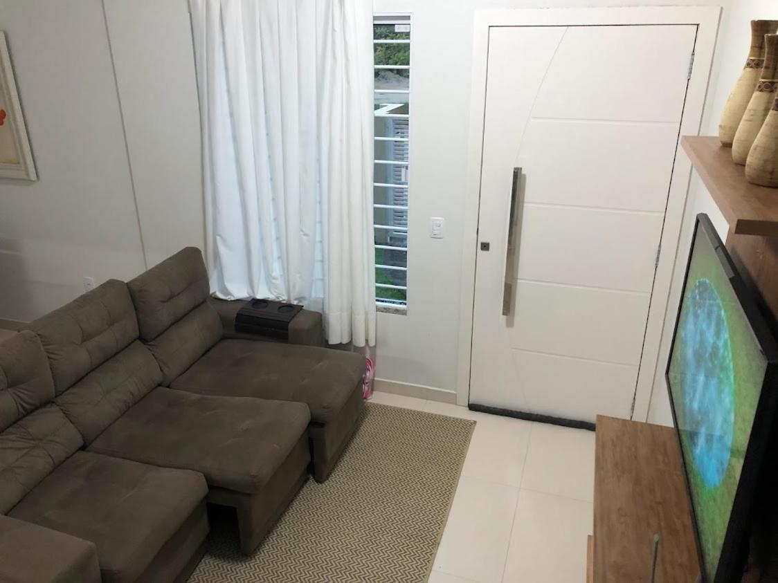 Casas Para Locacao Em Бомбиньяс Экстерьер фото