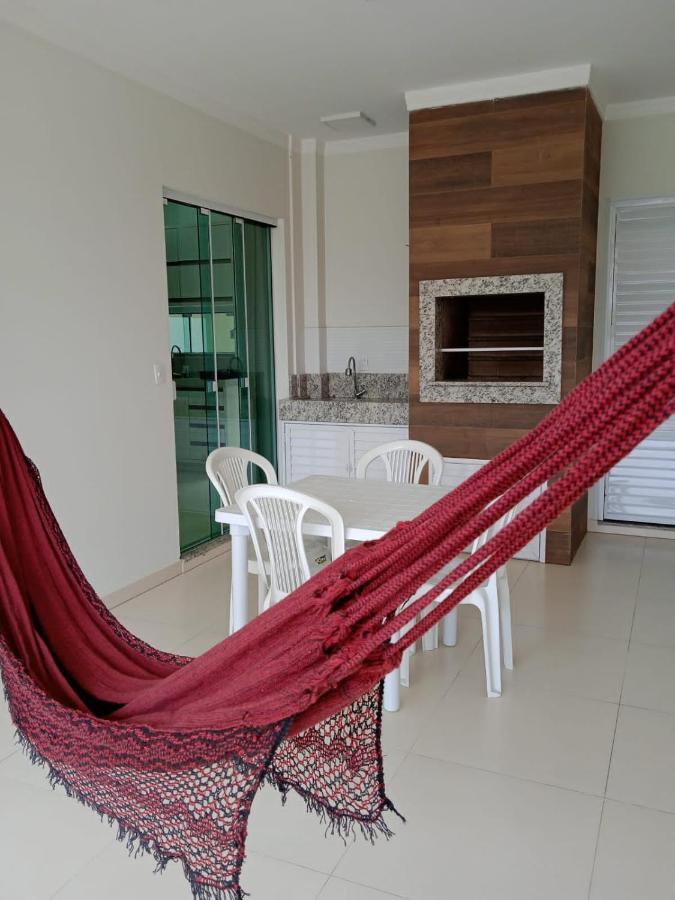 Casas Para Locacao Em Бомбиньяс Экстерьер фото