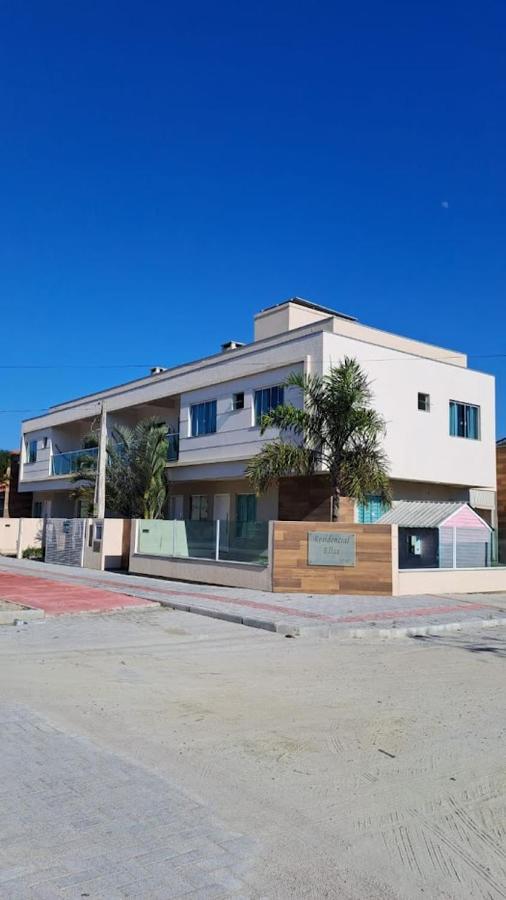 Casas Para Locacao Em Бомбиньяс Экстерьер фото