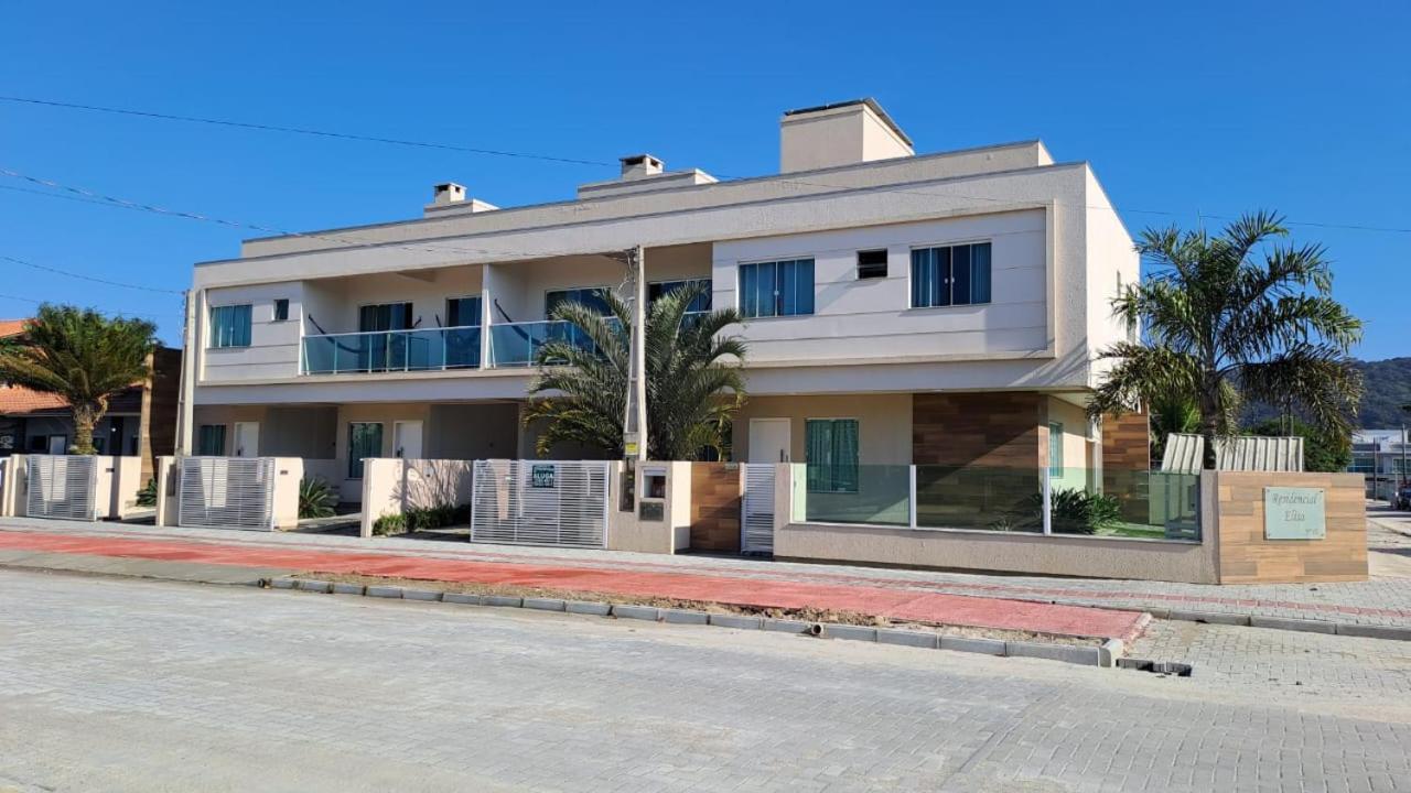 Casas Para Locacao Em Бомбиньяс Экстерьер фото
