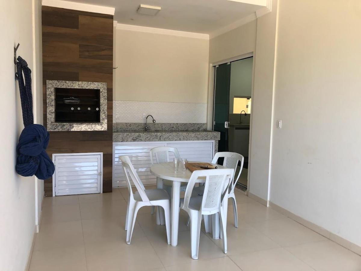 Casas Para Locacao Em Бомбиньяс Экстерьер фото