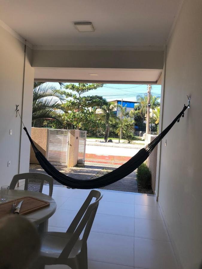 Casas Para Locacao Em Бомбиньяс Экстерьер фото