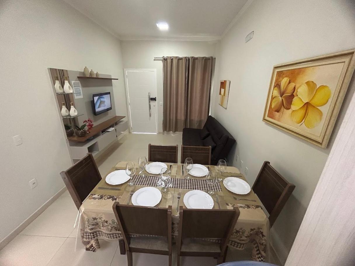Casas Para Locacao Em Бомбиньяс Экстерьер фото