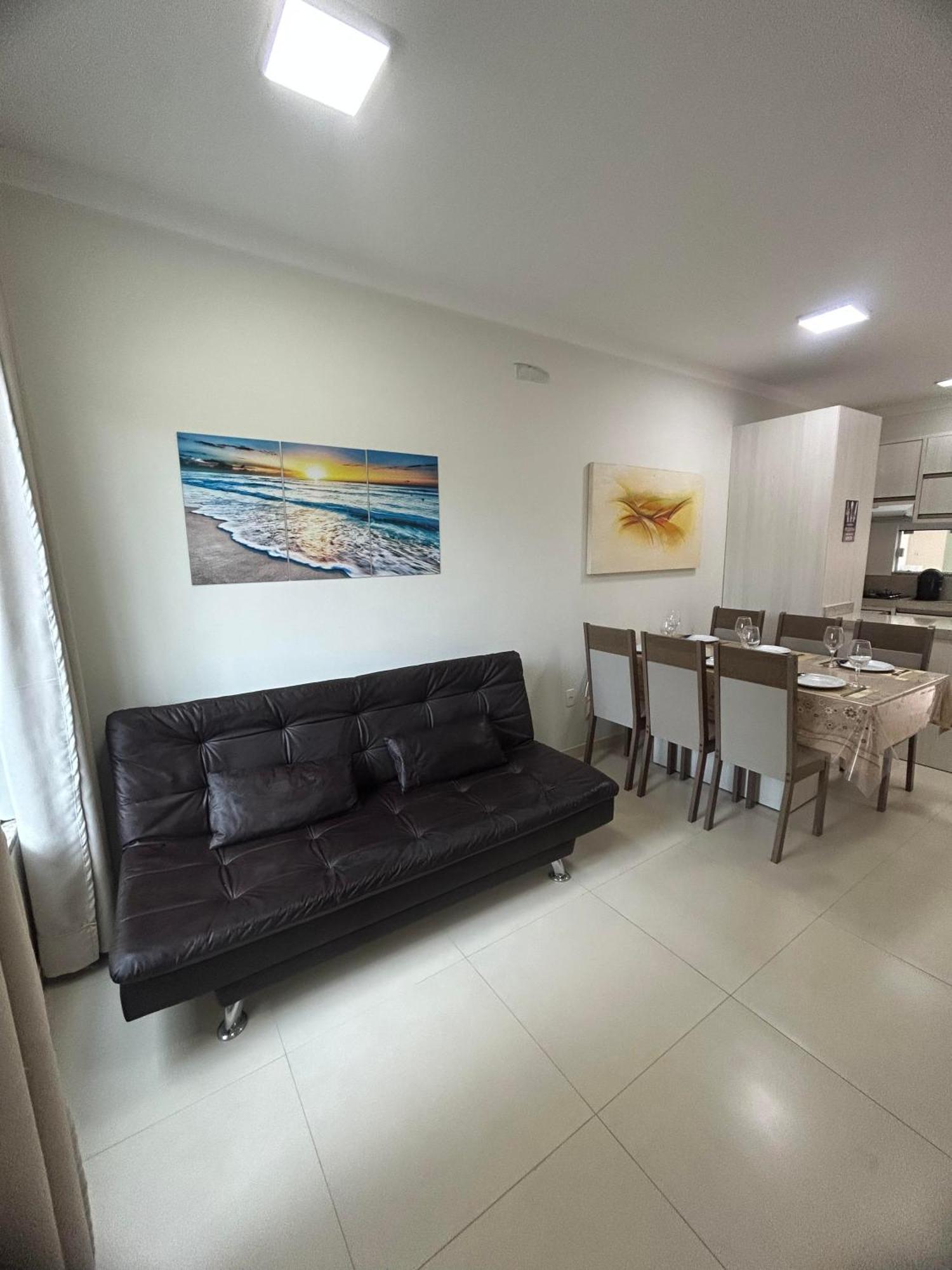 Casas Para Locacao Em Бомбиньяс Экстерьер фото